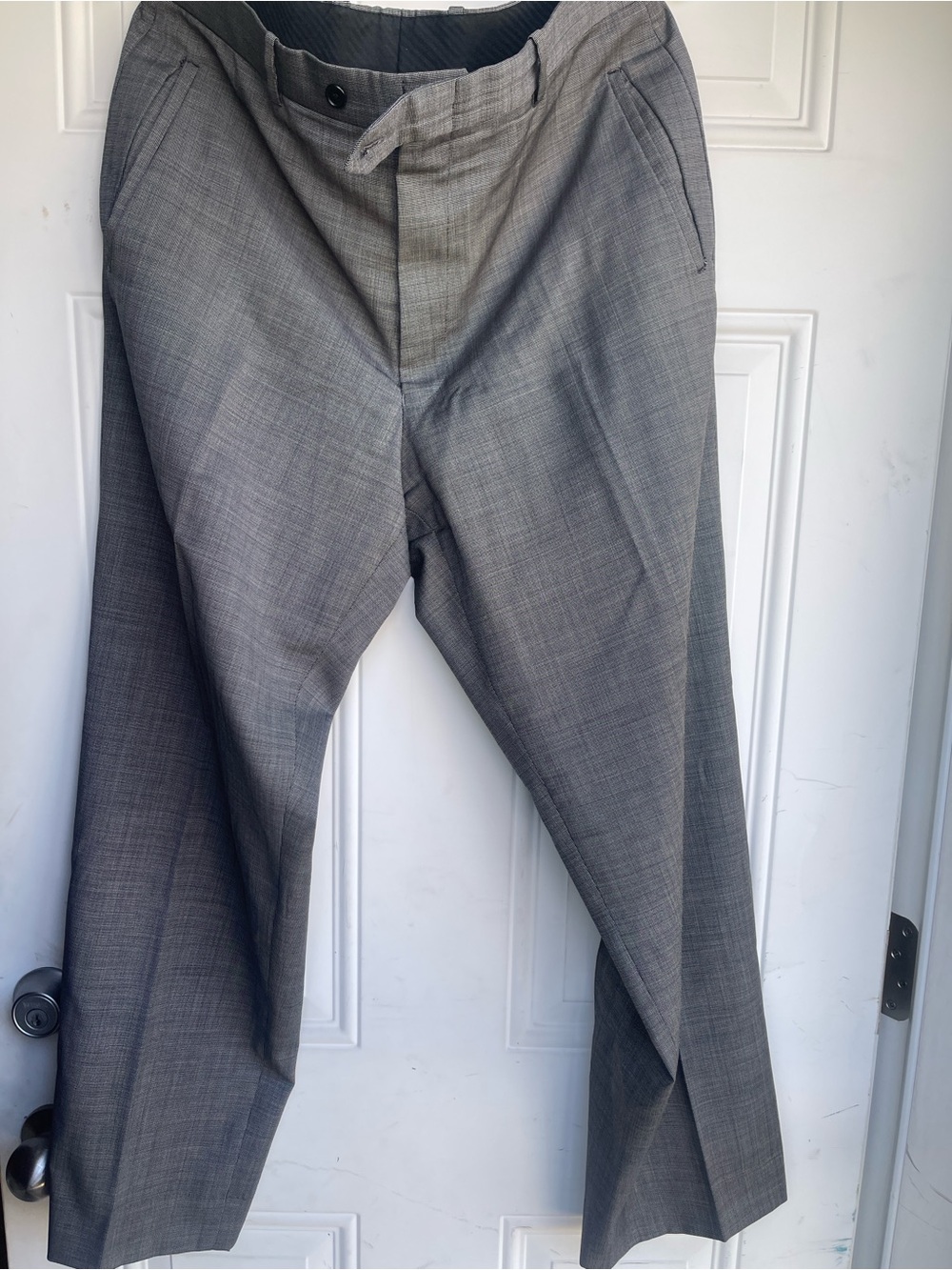 Men's McGuire's 2-Piece Suit (Biella Italian
Fabric) size 44L - Picture 8 of 11
